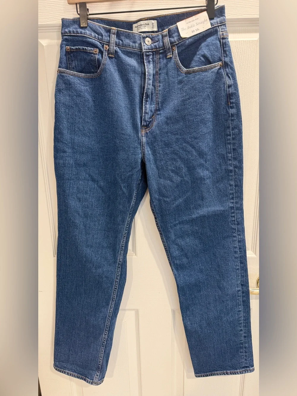 Abercrombie and Fitch Ultra High Rise Ankle Straight Jean-30 Long-NWT - Picture 3 of 12